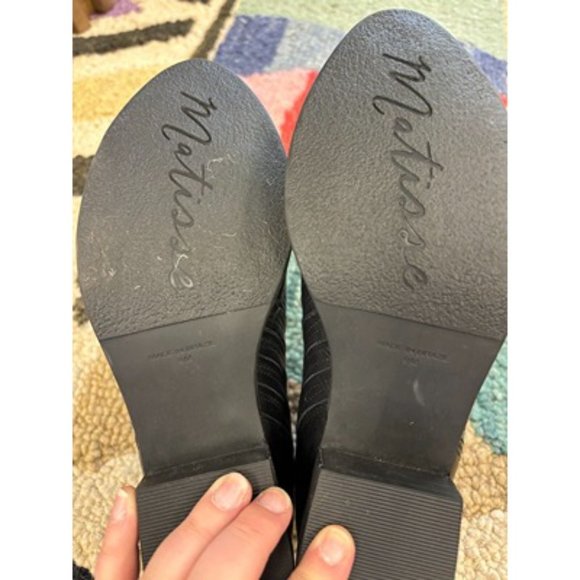 Matisse Black Leather Ankle Top Curved Block Heel Chelsea Boots Size 9M - Picture 9 of 10